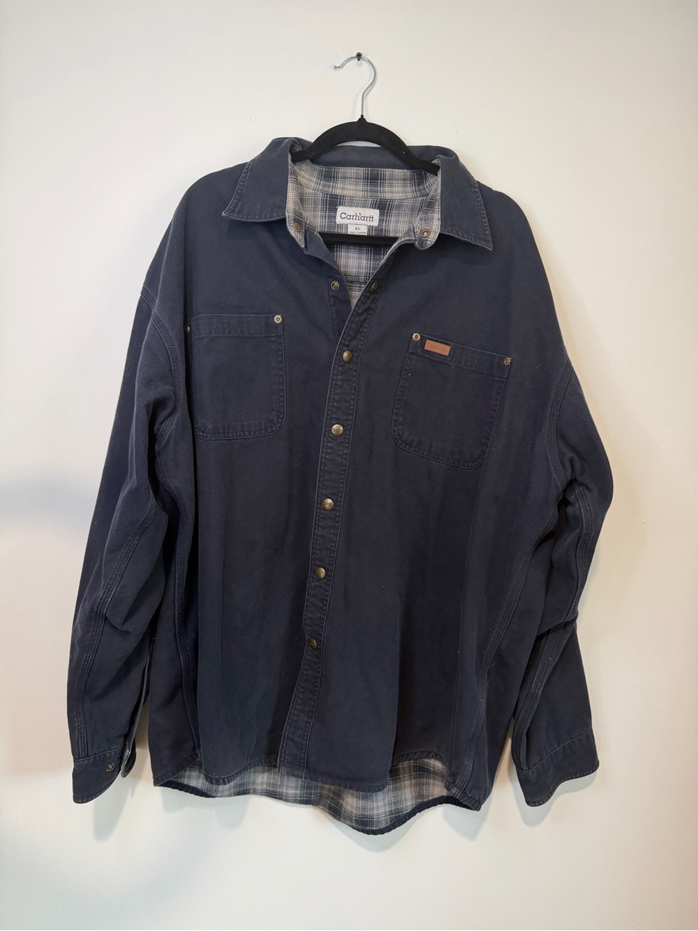 Carhartt size XL Navy and Gray Plaid Flannel-Lined Barn Jacket‎